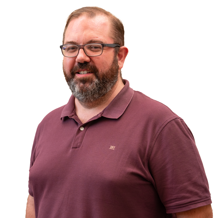 Imagen de Jose Miguel mirando a cámara y sonriendo